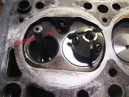 Прирезка седел клапанов двигателя автомобиля