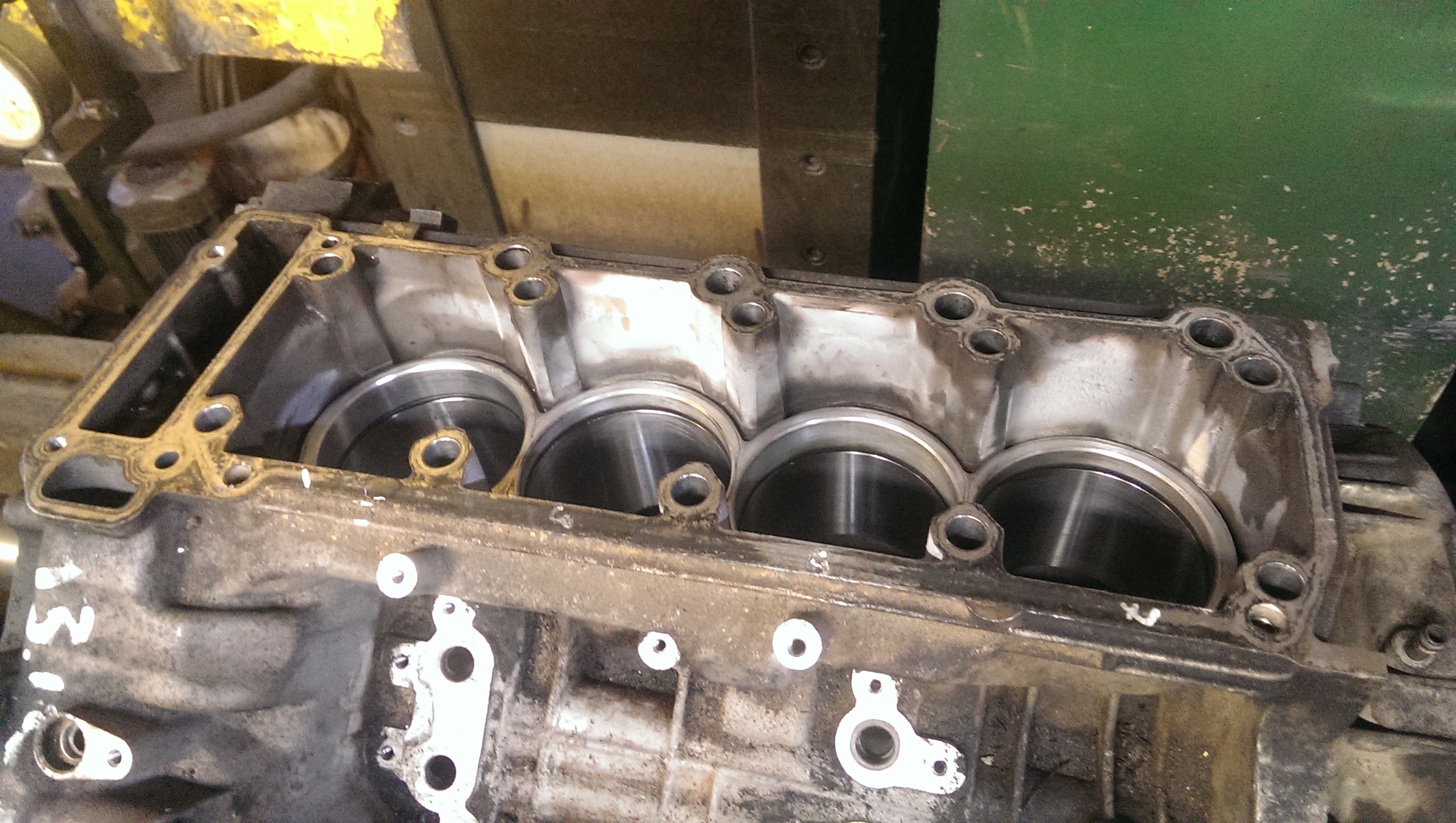 Шлифовка V-обр. блока MERSEDES-BENZ W221 4.2cdi