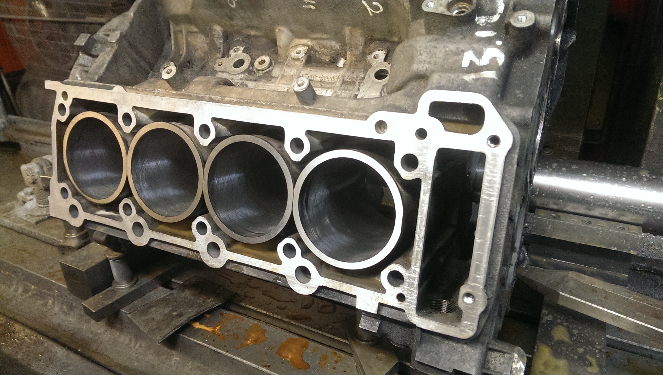 Шлифовка V-обр. блока MERSEDES-BENZ W221 4.2cdi